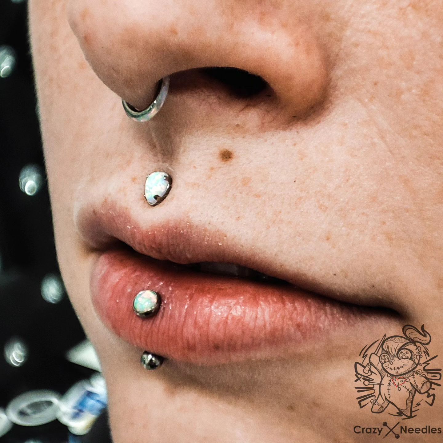 Vertical labret – przekłucie ust, które warto poznać