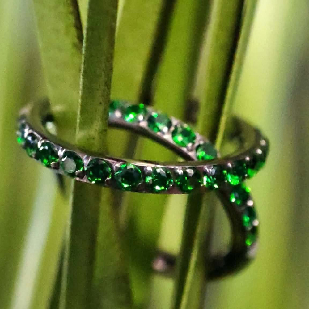 Titanium clicker ring with green cubic zirconia - silver - TK-023