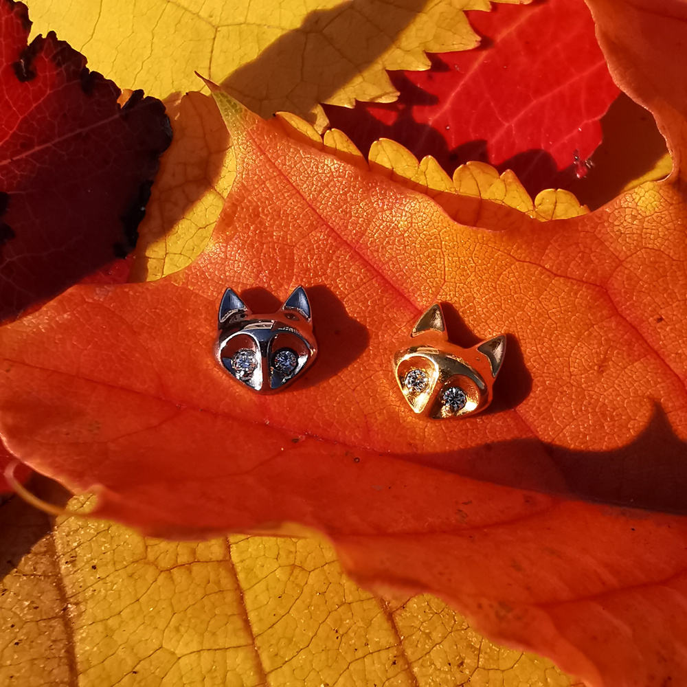 Titanium attachment fox with white zircons - gold - TNA-044