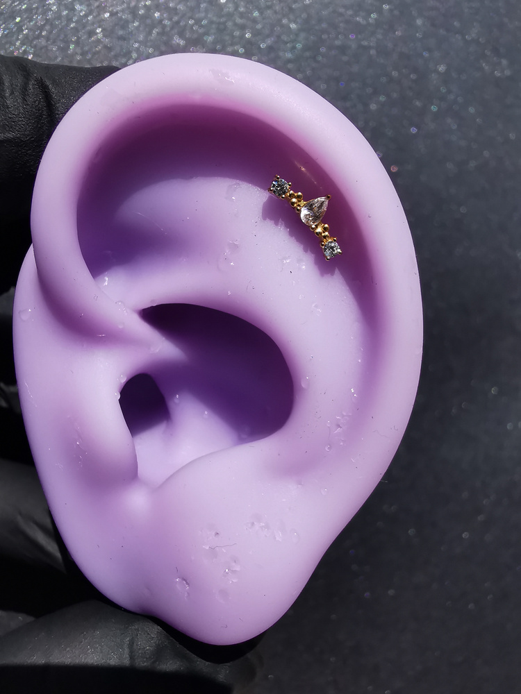 Kolczyk labret cluster z białymi cyrkoniami - złoty - LGW-058