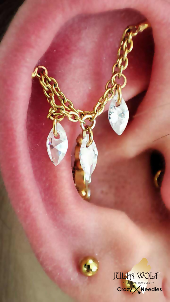 Titanium earring with chains and white zircons - gold - TSZ-013