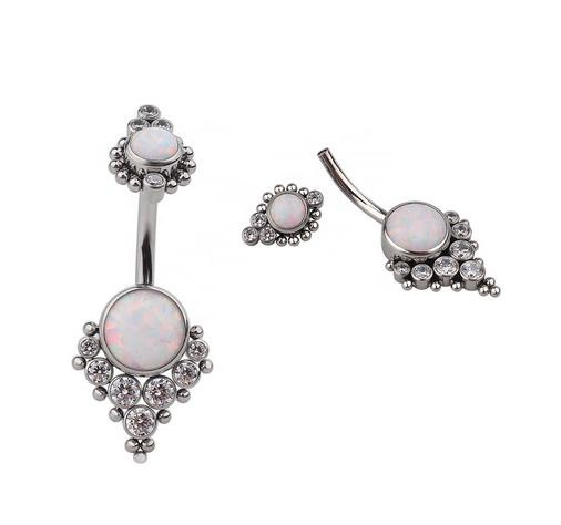 Tytanowy kolczyk do pępka ozdobny z białym opalem OP18 - TPP-018