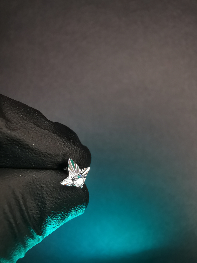 Titanium labret earring with white zirconia - TGW-133