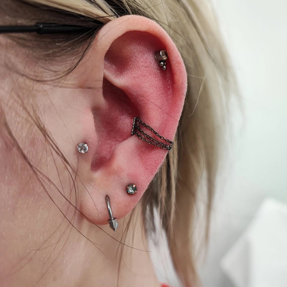 Tytanowa nakrętka z białymi cyrkoniami i łańcuszkami - srebrna - TNA-182