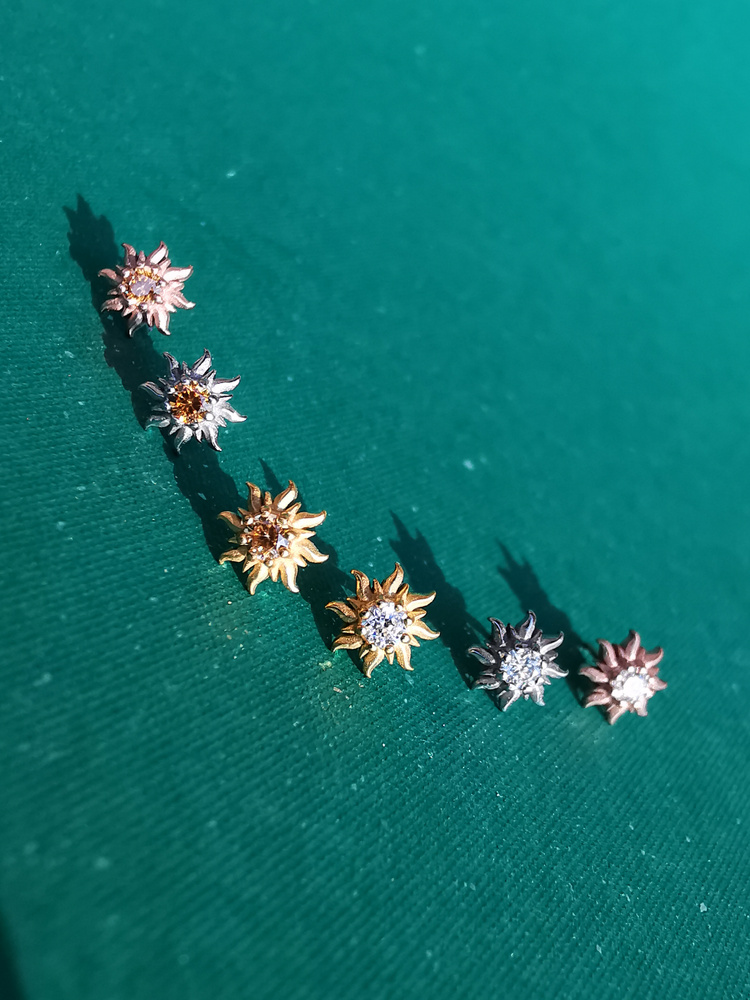 Attachment push in - sun with white zirconia - gold - PI-063