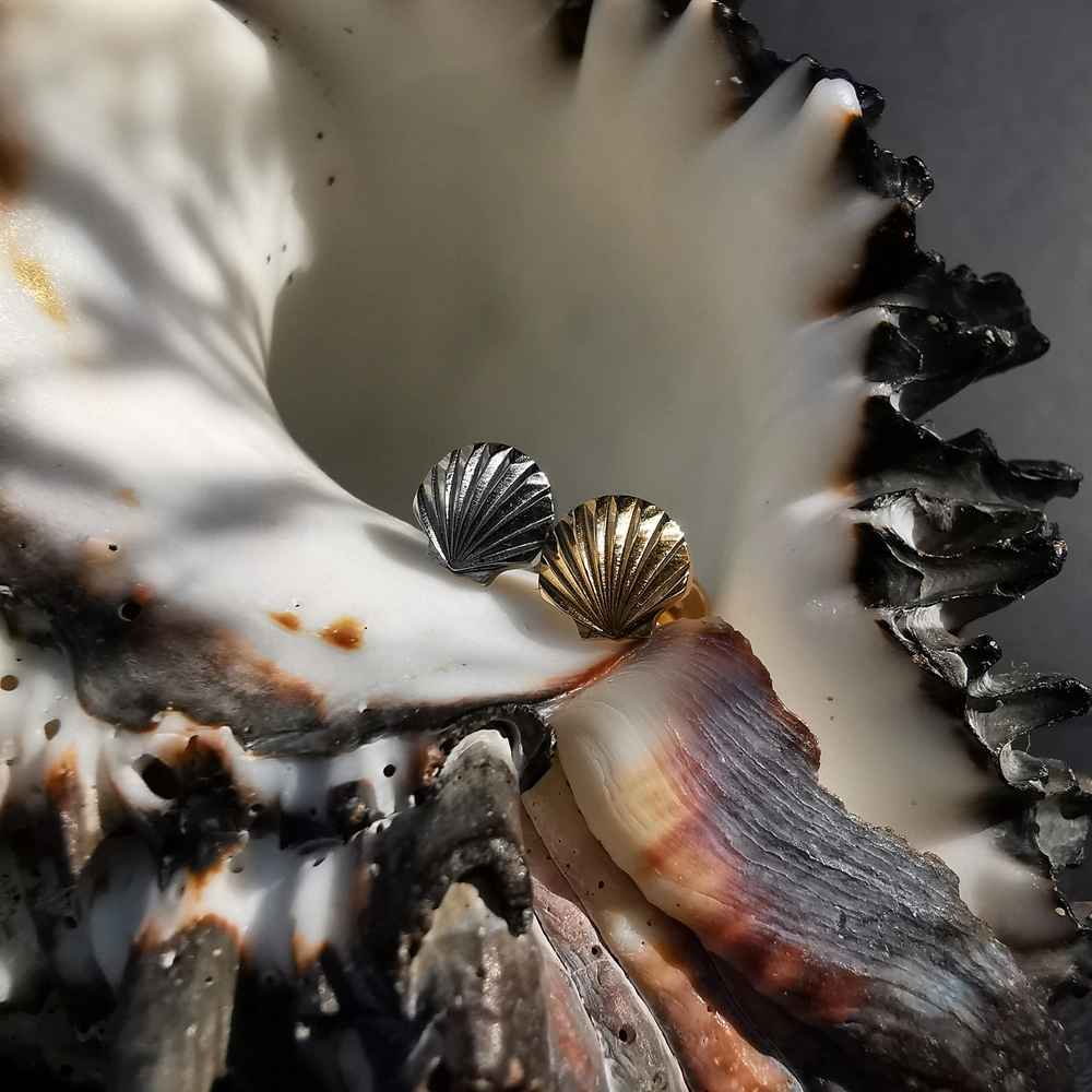 Titanium labret shell silver