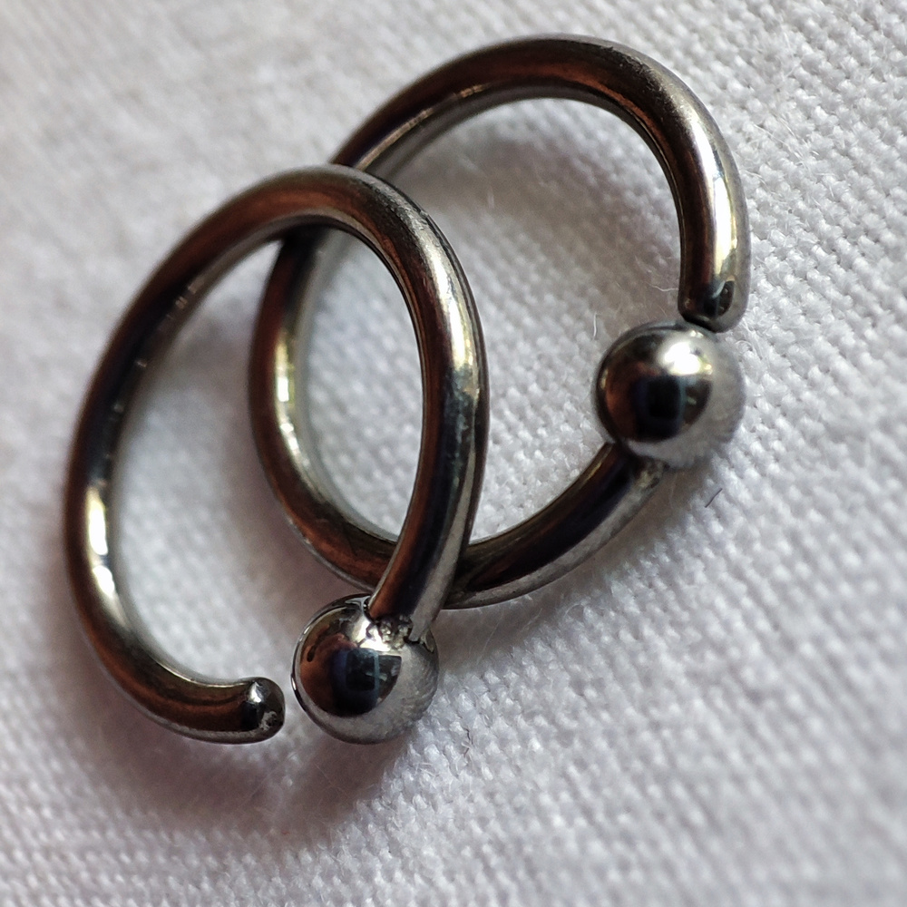 Titanium  ring Continuous with ball - BCR - TK-016