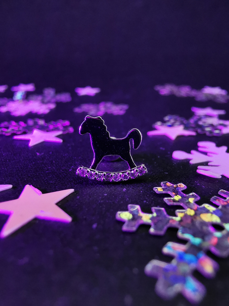 Labret - silver rocking horse - LGW-023