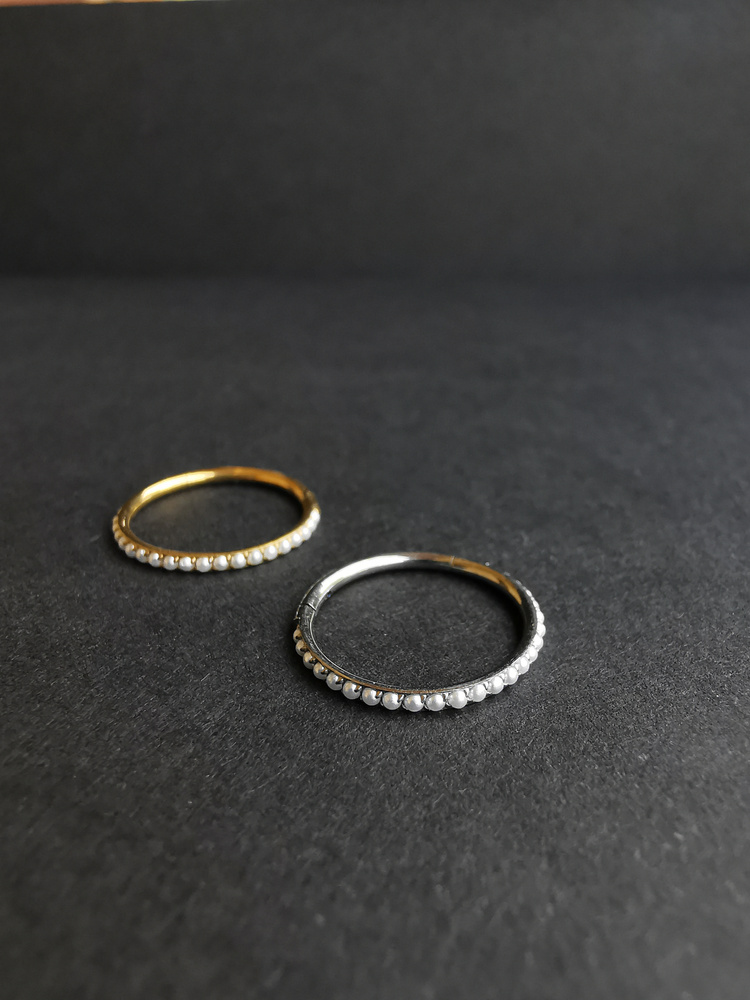 Titanium piercing ring clicker with white beads - gold - TK-024