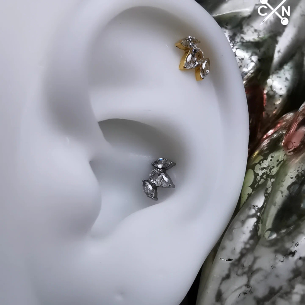 Titanium labret with white zircons - silver