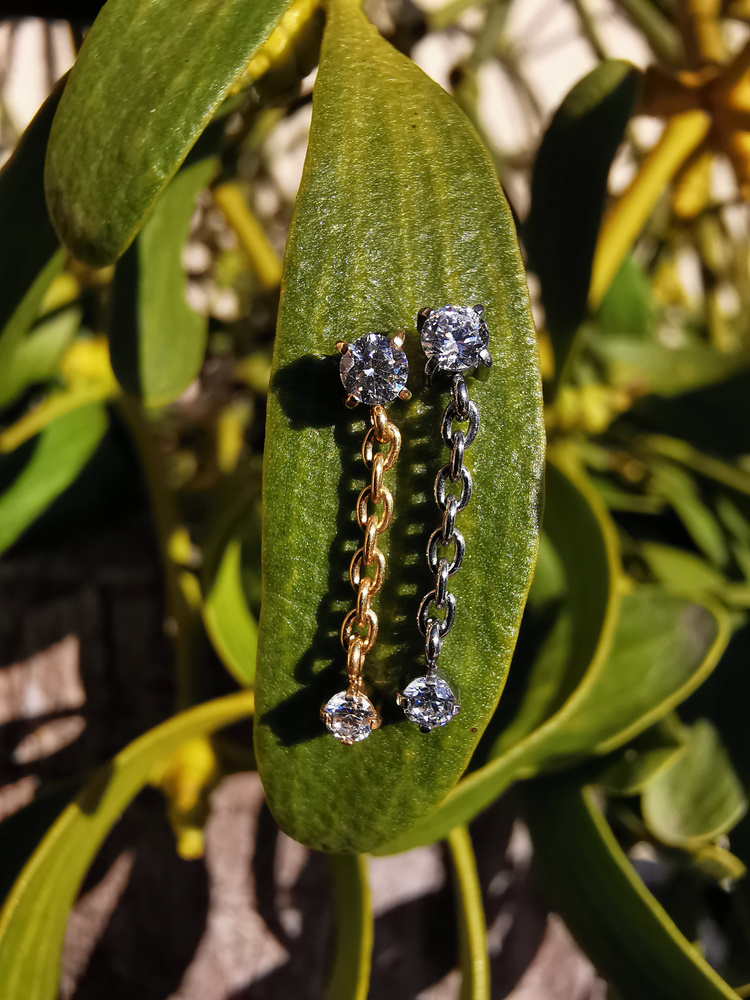 Titanium labret gold with chain and white zircons
