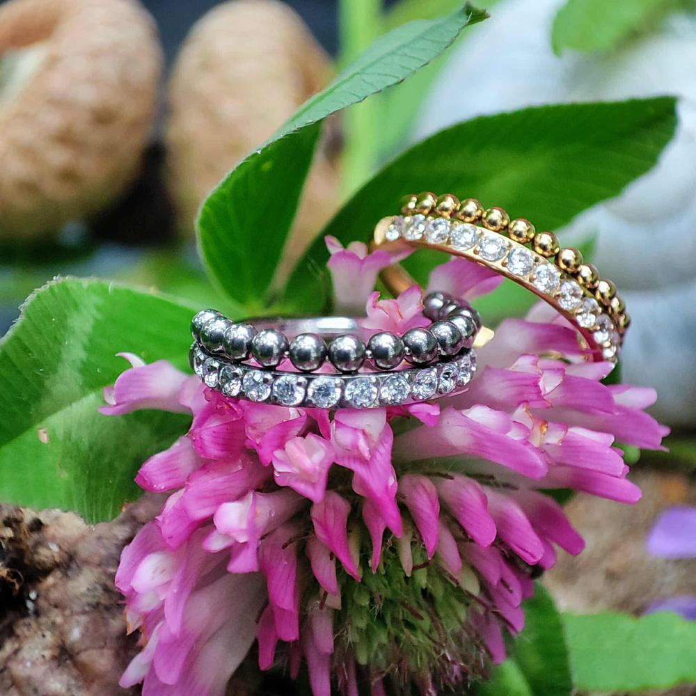 Titanium piercing ring clicker with white cubic zirconias and mini beads - silver - TK-041