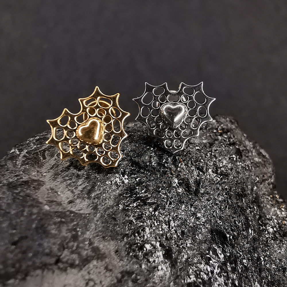 Titanium labret heart spiderweb - silver - TGW-143